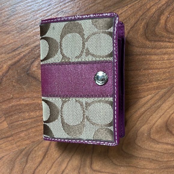 Cranberry Coach card holder - Picture 1 of 6